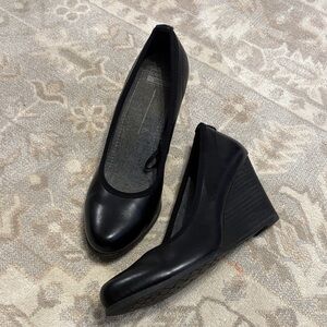 Elegant Black Wedge Shoes